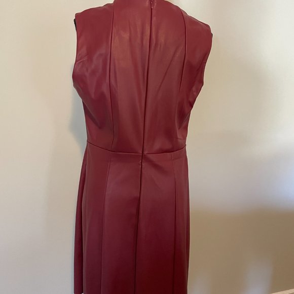 Dress - Picture 4 of 4